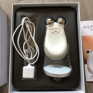 Nuface Trinity Facial Toning Device